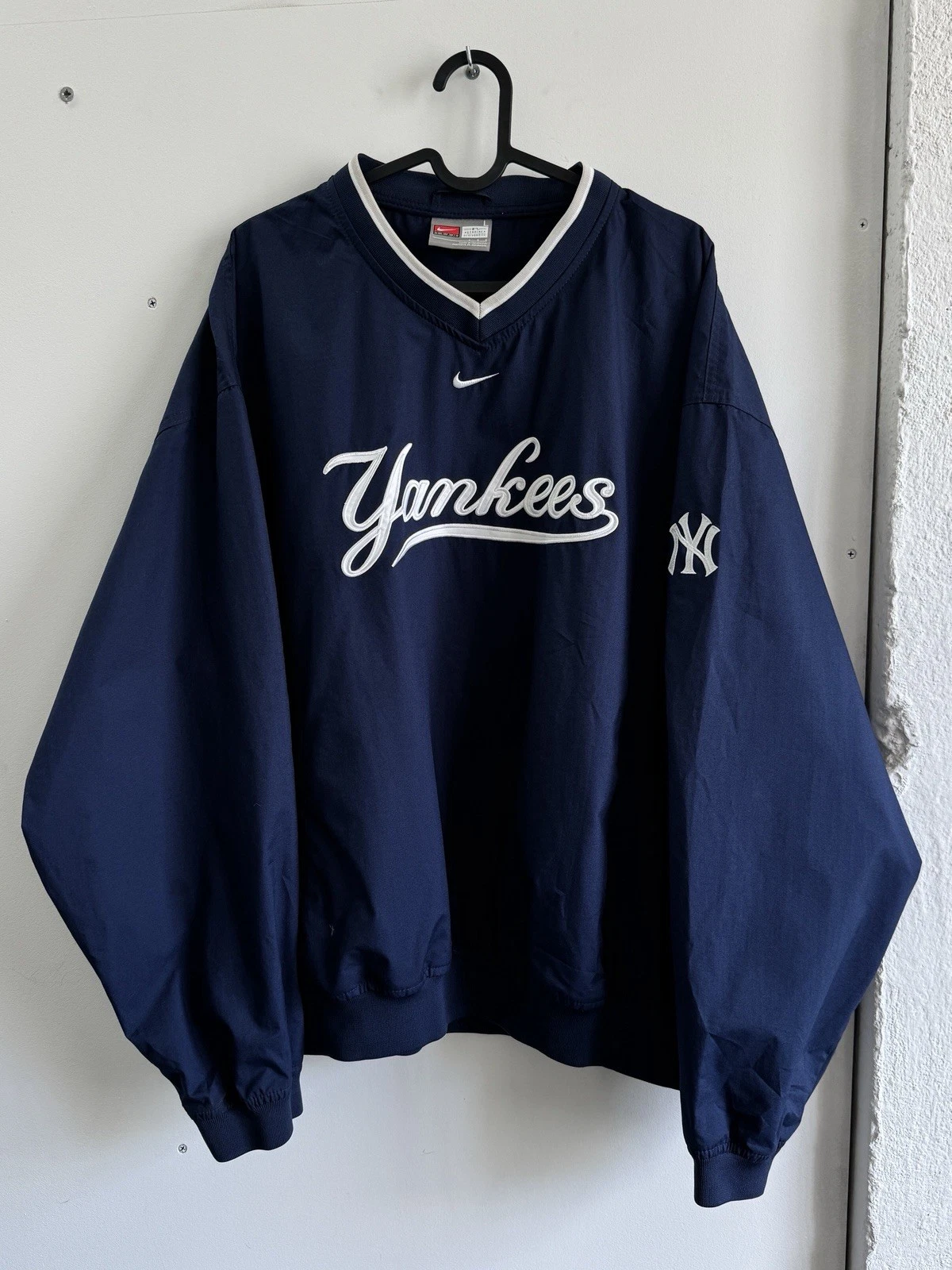 Vintage New York Yankees Nike Center Swoosh Windbreaker Pullover Size L
Opens in a new window or tab