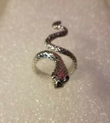 MIP- Silver tone Punk, Goth, Emo Ladies adjustable Snake Ring 