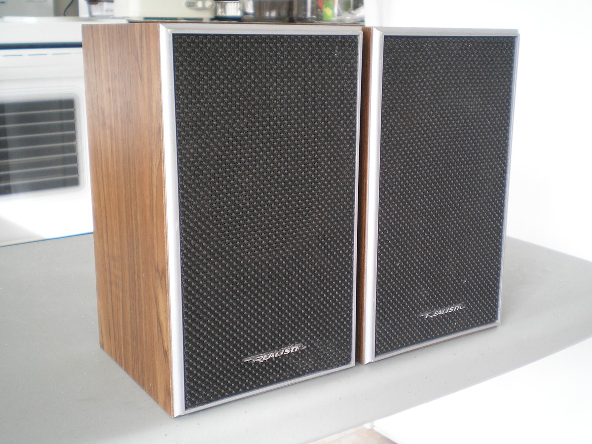 Realistic Minimus 8 bookshelf speakers cat. no. 40-216B, Radio