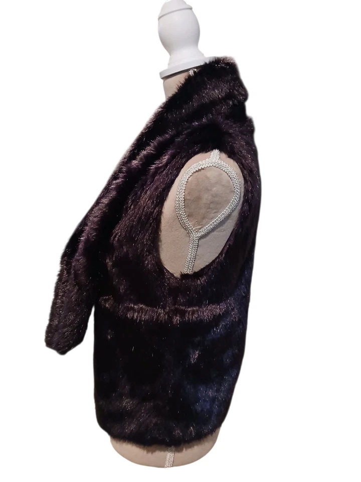 Steve Madden 紫色人造毛皮背心外套女式小号 Fairycore — 第 3/4 张图片