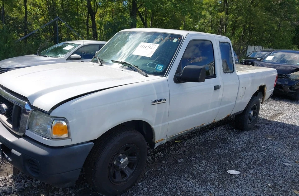 Ford Ranger: 1980, 1981, 1982, 1983, 1984-2006, cubierta de luz interior domo Foto 2 de 4