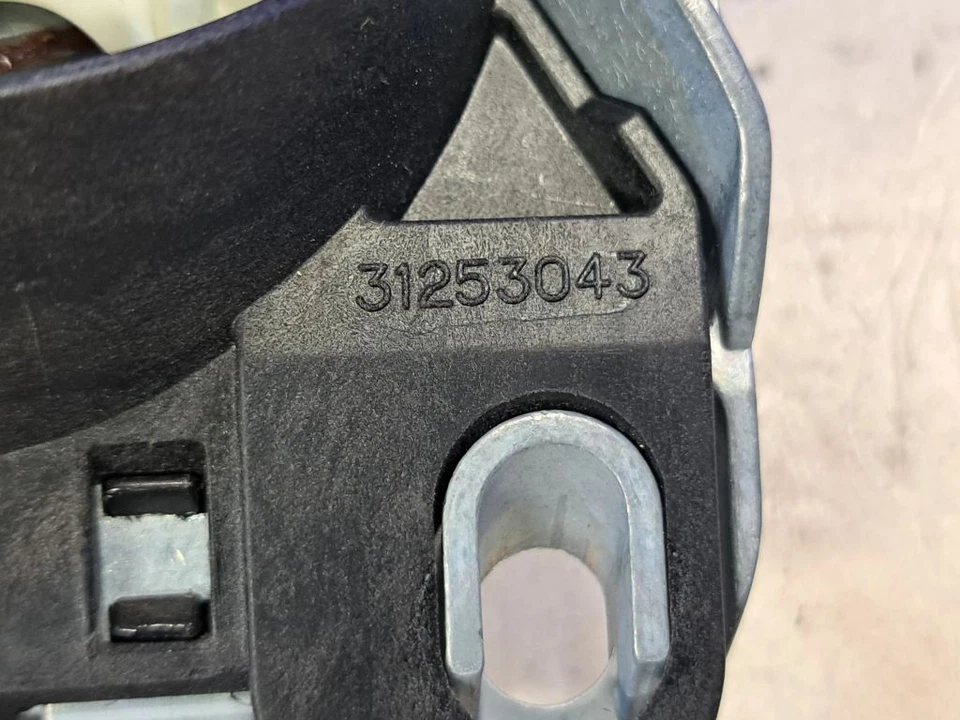 Volvo S80 2013 Lock Tailgate Boot Lid 31253043 BPR38164 - Image 4 of 4