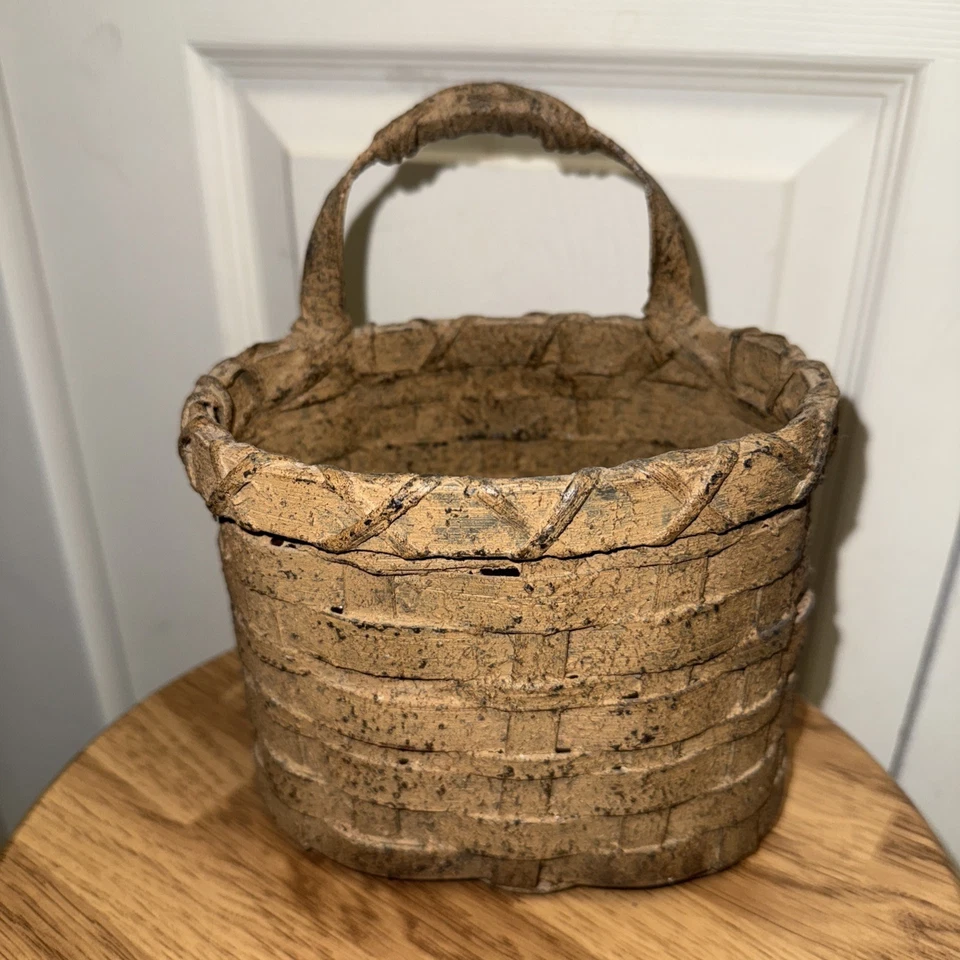 Wall pocket hanging basket.  Unbranded  - Image 2 of 4
