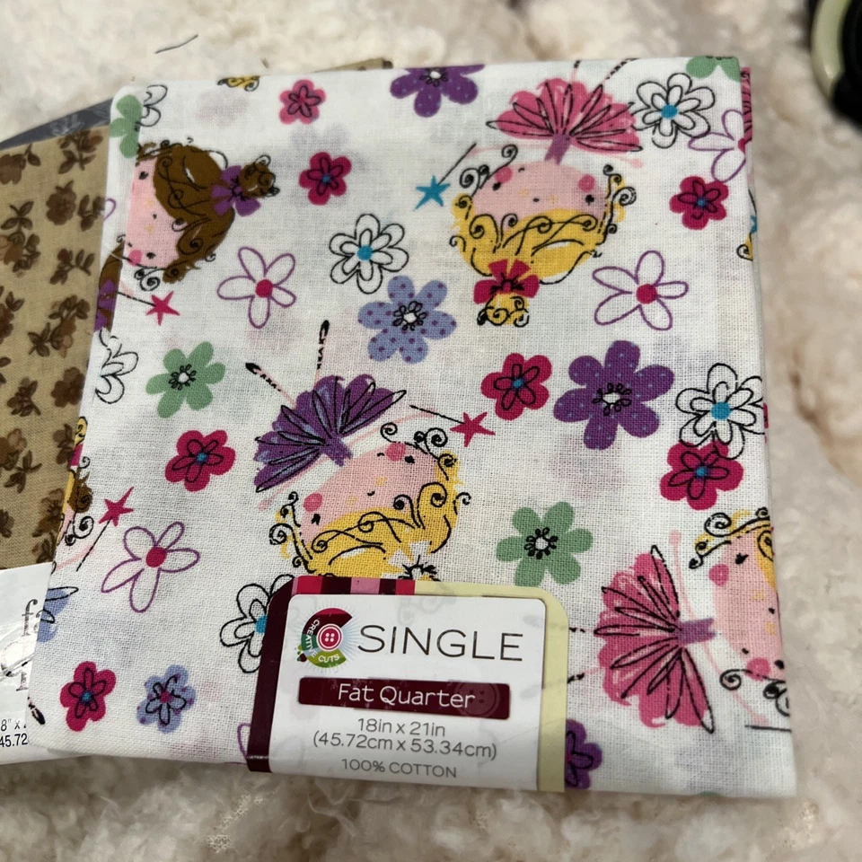 LOT OF 5 FAT QUARTERS FUN& COLORFUL COTTON PRINT FABRICS OWLS,BIRDS,CAT,ETC. NEW - Image 3 of 4