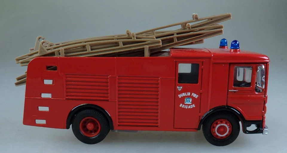 Corgi Toy  97359 Feuerwehr Dublin Fire Brigade AEC Water Tender 1993 (111362) - Bild 4 von 4