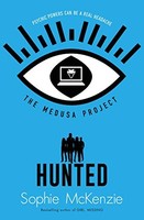Sophie Mckenzie - Medusa Project Hunted 4 - Paperback - G245Z