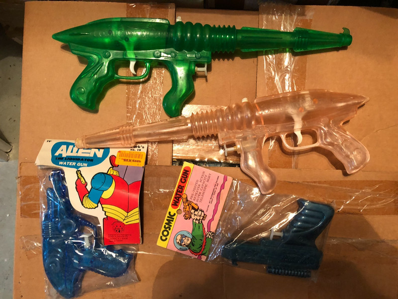 VINTAGE 4 SPACE WATER PISTOLS