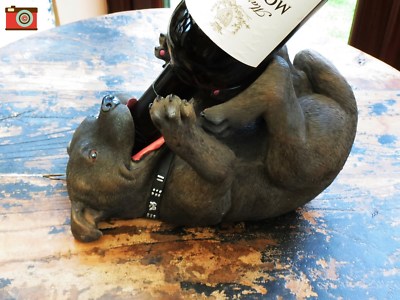 Staffordshire Bullterrier Guzzler Weinflaschenhalter. Tolles Geschenk & schöner Artikel!