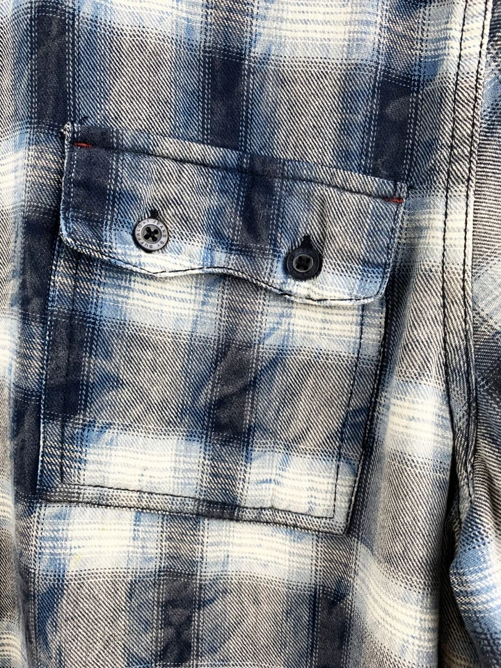 JEANS BUFFALO ( XL ) Men's Collar Shirt  Plaid Tie Dye Wrinkle Blue  button Down - Image 4 of 4