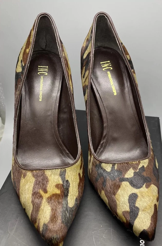 Zapatos de tacón INC International Concepts 6,5 camuflados verde marrón con caja usados en excelente estado ¡Como nuevos! Foto 2 de 4