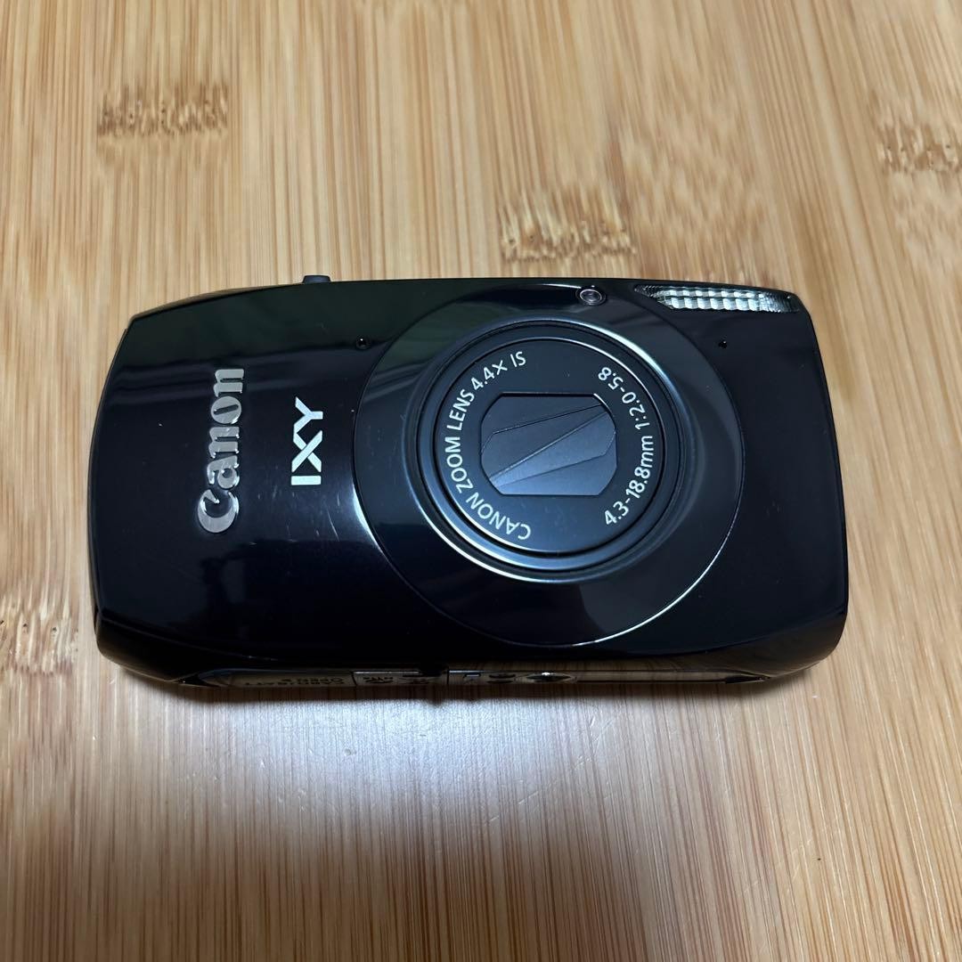 Canon IXY 32S Black Compact Digital Camera with Charger Excellent