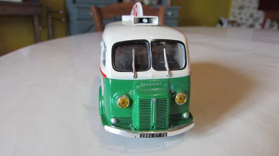 Peugeot D3A " SPAR ", en métal, éch. 1/43e - Photo 2/4
