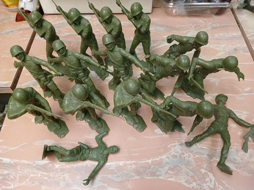 15 Vintage Marx 6" Plastic Rifleman Soldiers Army Men Infantry USMC U.S.
