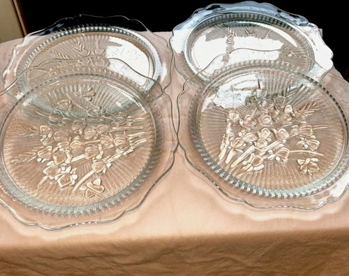 Jeanette Glass Iris & Herringbone Dinner Plates 9 3/8” Set Of 4 Read