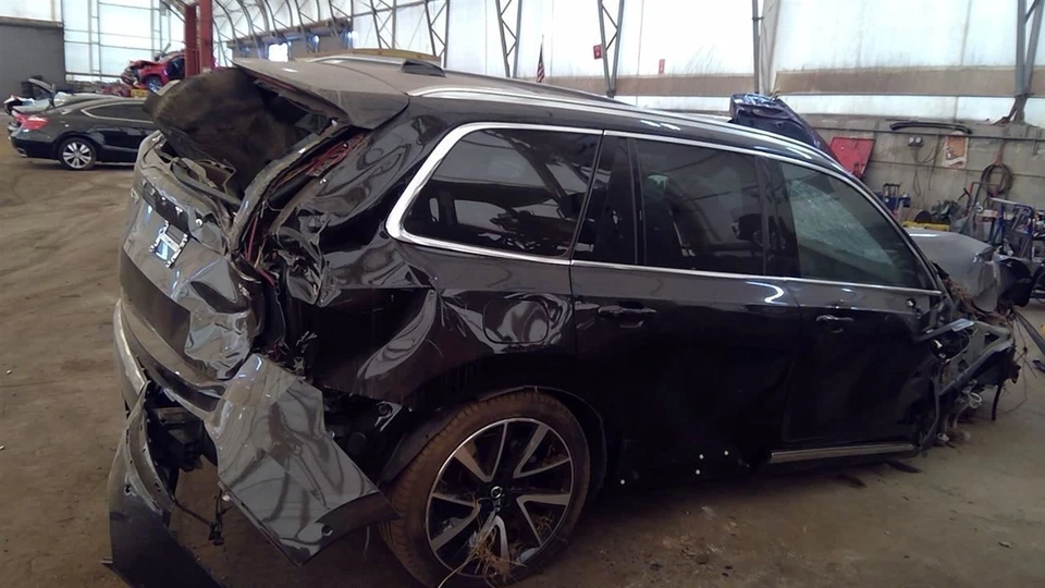 Driver Left Chassis ECM Door Front Fits 18-23 VOLVO XC60 6309470 Foto 4 de 4