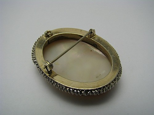 MOTHER of PEARL CAMEO BROOCH PIN PENDANT MAIDEN FILIGREE GOLD WASHED METAL FRAME - Picture 6 of 12