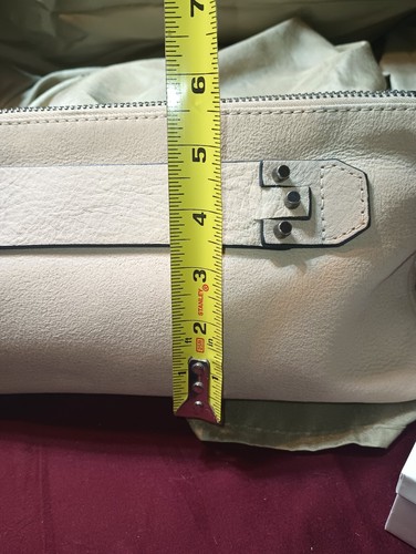 She+Lo Next Chapter Clutch -Cream - Awesome Condition - Picture 3 of 8