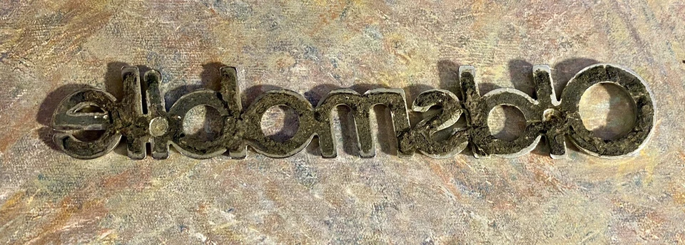 87-88 Oldsmobile Cutlass Supreme 442 emblema panel cabezal Foto 3 de 3