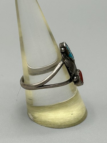 Vintage Southwest Ladies Ring 925 Silver Signed DH US Size 8.5 Turquoise & Coral - Picture 3 of 9