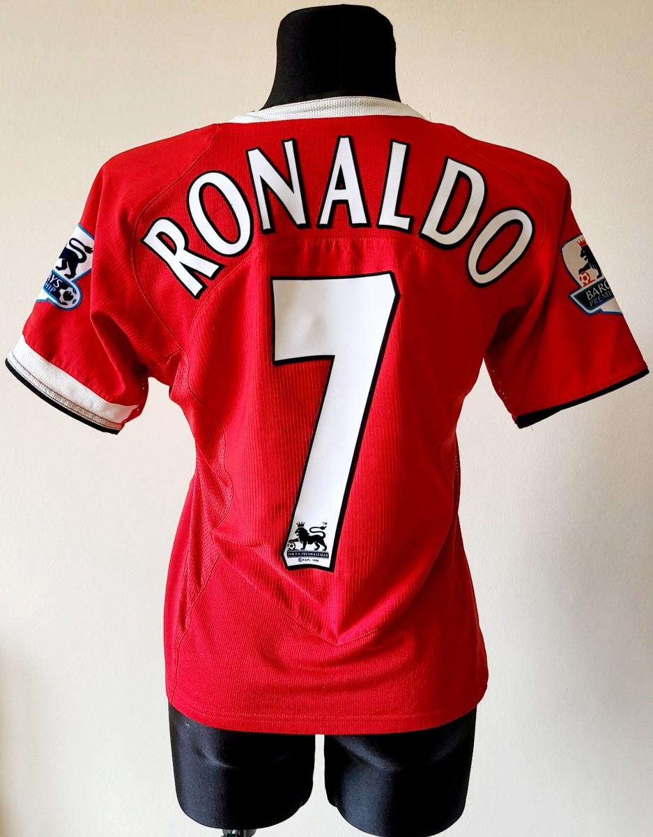 Manchester United 2004 - 2006 Home football Nike Women shirt #7