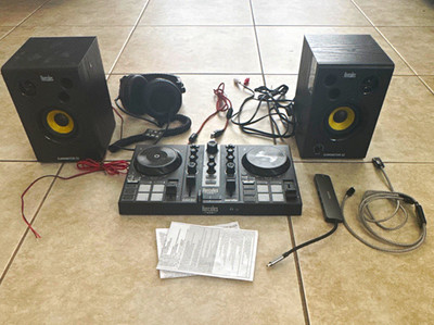 Hercules DJ Learning Kit MK2 includes USB C hub 7 in 1 multi port adapter.