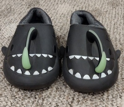 Crayon Friends Anglerfish Slippers, EU 38 - 39, Glow In The Dark Fin