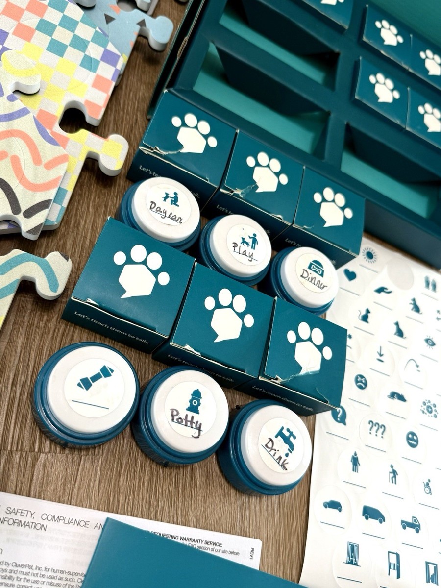 Fluent Pet Basic Vocab Kit - 12 Buttons 5 Hexagon Tiles
