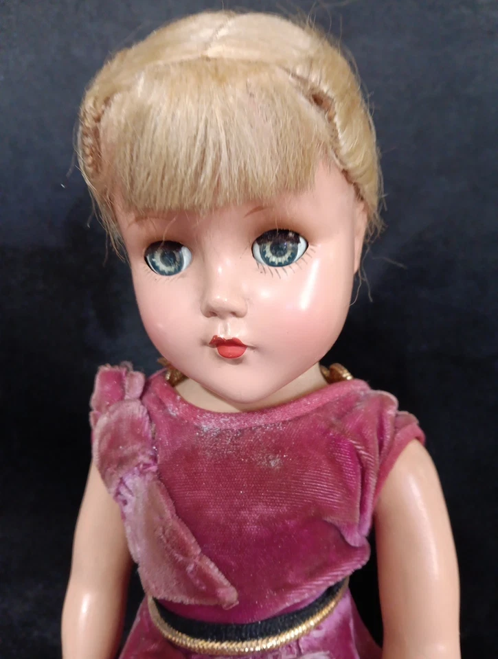 Muñeca Nancy Lee de colección de 14" en impresionante vestido de terciopelo con detalles de piel 1948 Foto 2 de 4