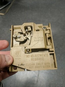 Plastic 25 cent Coin Mechanism for arcade games- 100% Tested And Working 