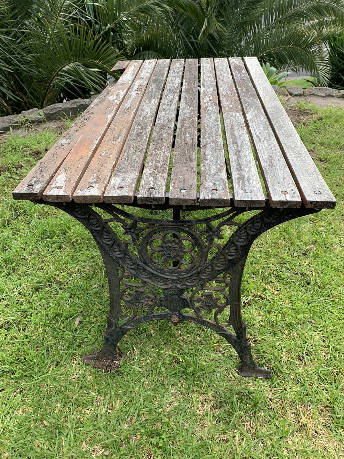 Garden Outdoor Table Vintage Cast Iron Legs Wooden Slats Easy Project