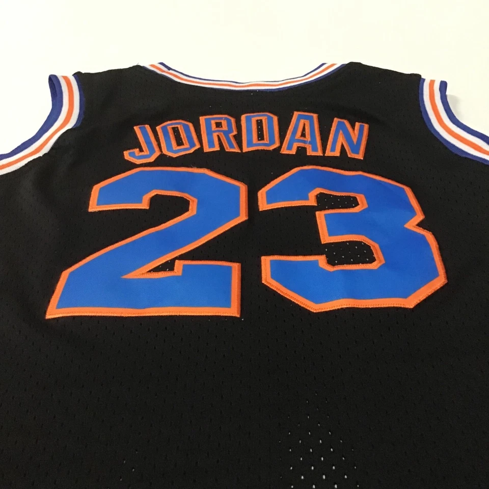 Camiseta Tune Squad Space Michael Jordan #23 Novedad Halloween Hombres Pequeña LEER Foto 3 de 4