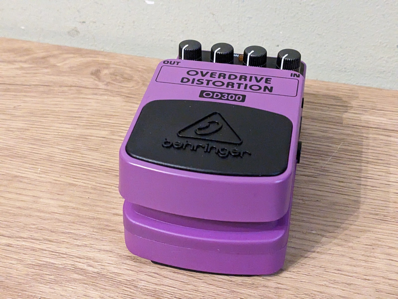 Behringer OD300 overdrive distortion 2mode guitar keyboard effects foot pedal eBay