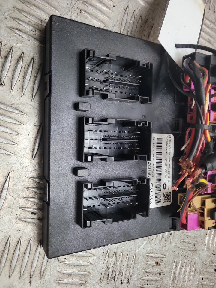 SKODA OCTAVIA 2004-2013 2.0 DIESEL BKD BODY CONTROL MODULE BCM 1K0937084B - Image 2 of 4