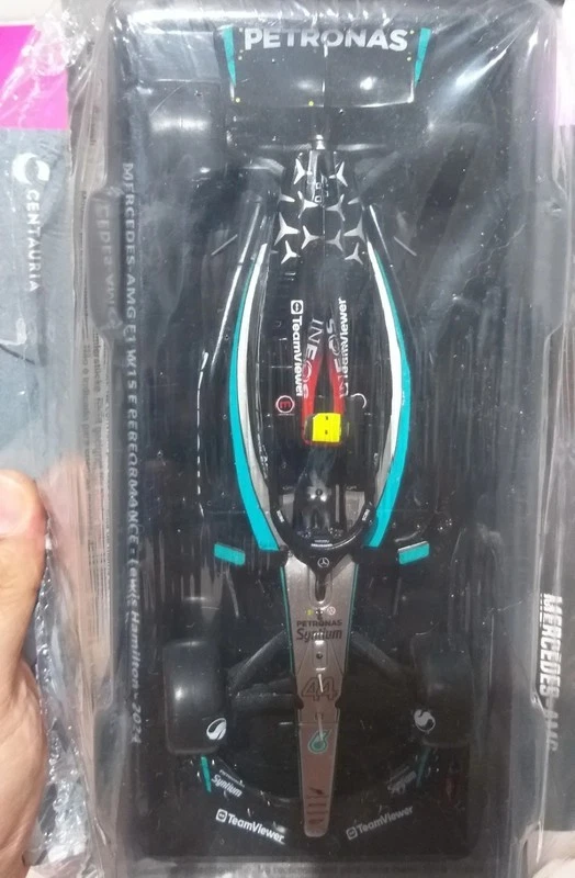 Leggendarie auto da corsa F1 MERCEDES-AMG F1 W15 E PERFORMANCE Lewis Hamilton - Immagine 4 di 4