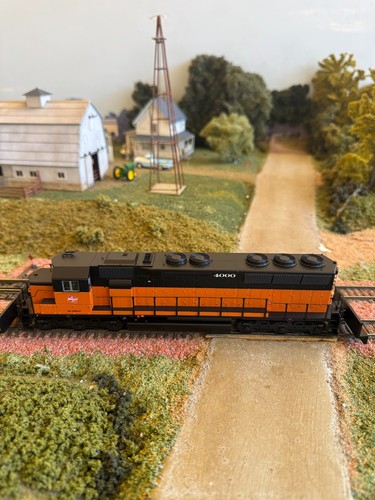 HO Proto 2000 #433-30729 SD45 Milwaukee Road #4000 DCC listo. TRO, IOB. | Zustand: New: Other (See Details)