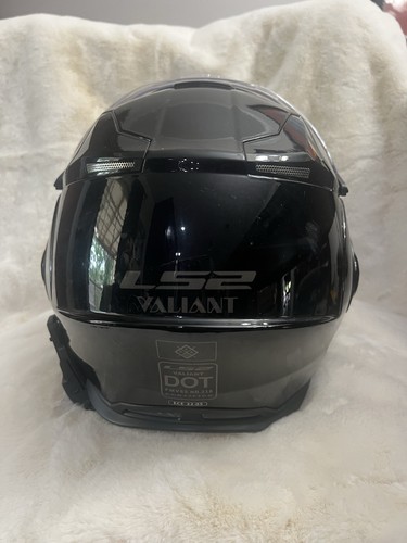 LS2 Valiant Helmet - Picture 4 of 8