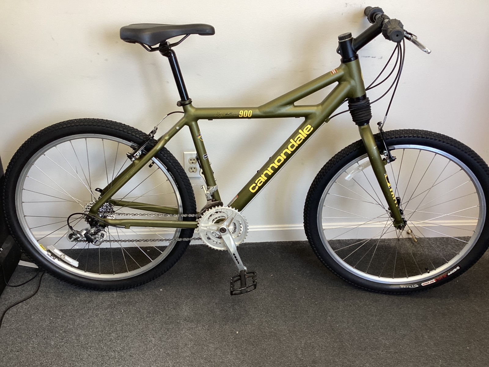 Vintage 90's Cannondale Killer V 900 Headshok MTB Size Medium