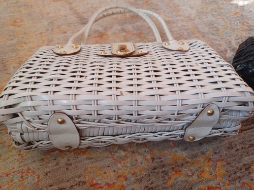 Two Vintage 60s Woven White and Black Plastic Purses Leather and Plastic Handles - Picture 16 of 18