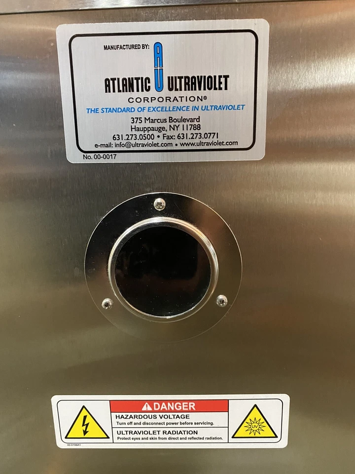 Desinfectante de aire industrial Atlantic Ultraviolet Corp con bombillas U V (NUEVO) Foto 2 de 4