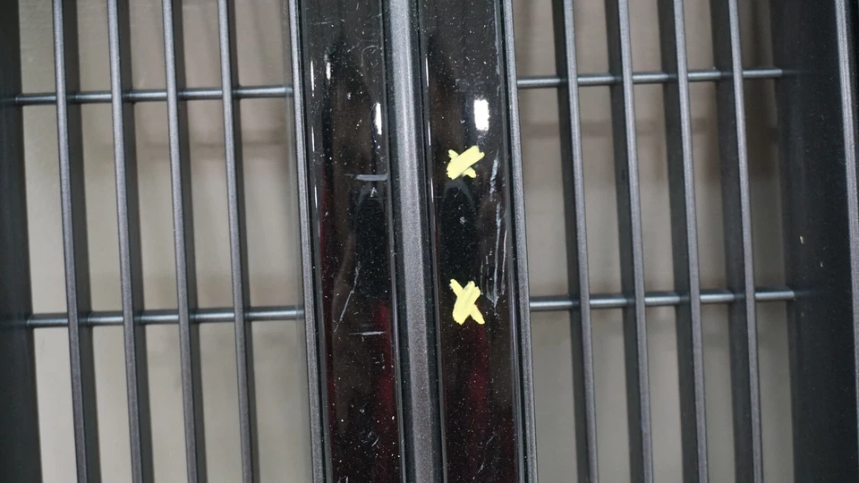 Jeep Grand Cherokee ZJ 1993-1995 parrilla del radiador central superior delantera OEM 55054859 Foto 4 de 4