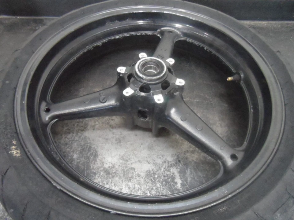 Llanta delantera Honda CBR 1000RR 2008 44650-MFL-610 usada T-33 Foto 2 de 4