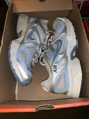 women Nike Air Perseus II Neu Gr:35,5 Laufschuh Running Joggen Wald Asphalt