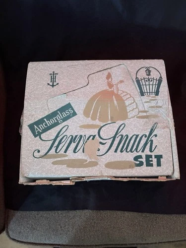 In Box VTG Anchorglass Serva-Snack Set Anchor Hocking 4 Serving Set Cups & Trays