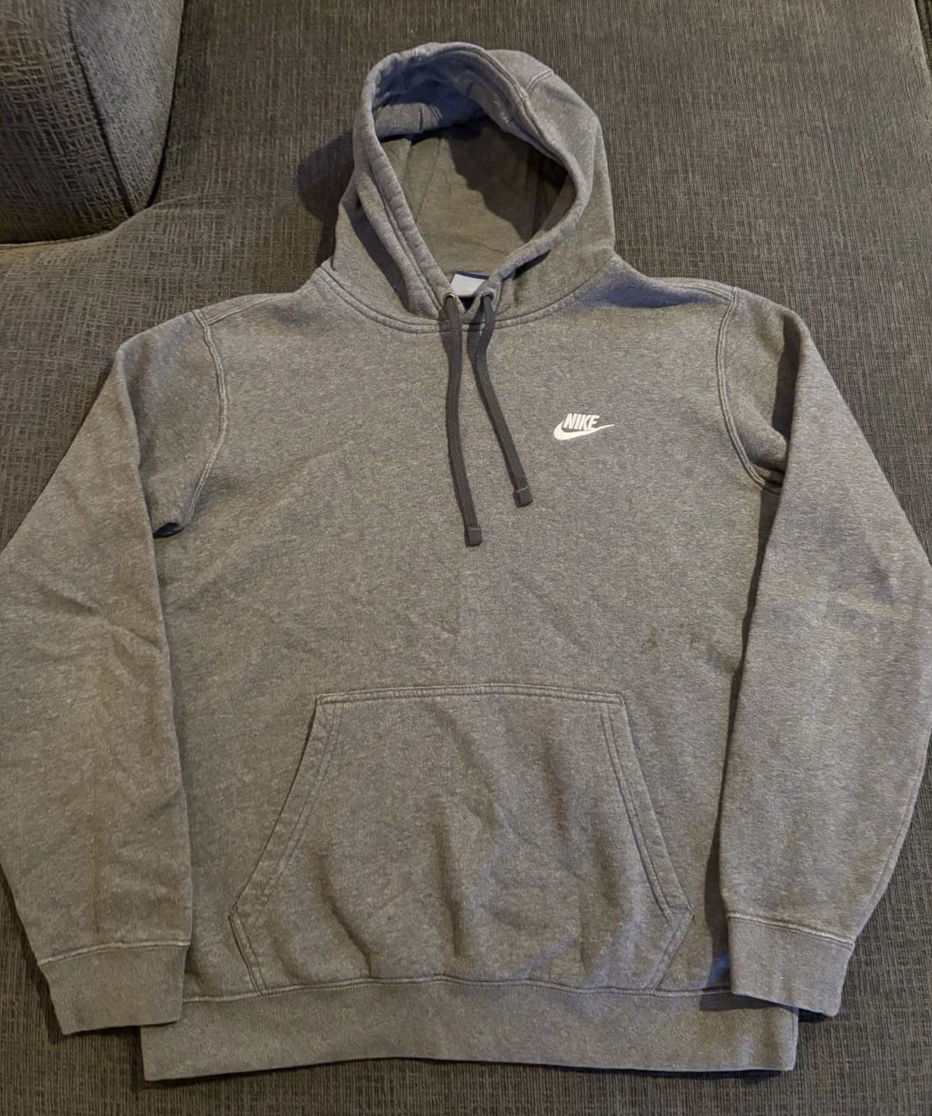 Nike Sportswear Club Fleece Men's Pullover Hoodie - Gray, Size M (BV2654-071)