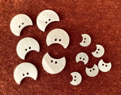 12 Vintage Mondform Kunststoff Schaft Neuheit Knöpfe Elfenbein Effekt 6 groß 6 klein