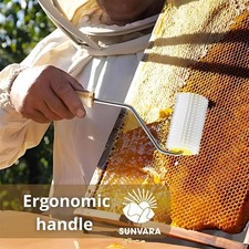 Rullo disopercolatore con manico in legno per l'estrazione del miele da