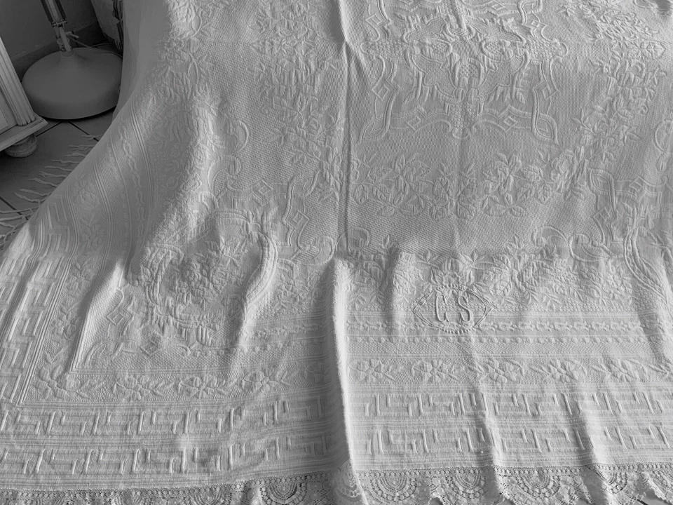 linge Ancien Couvre Lit De Mariage Provençal Monogramme C S et dentelle - Photo 2/4