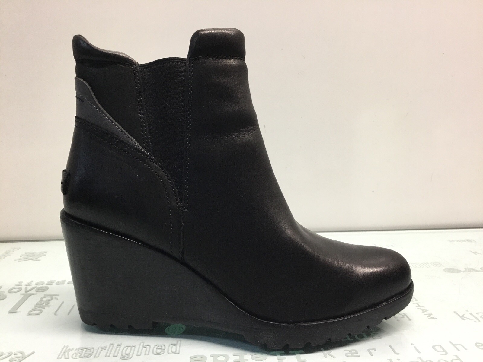 sorel black wedges
