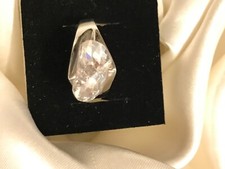 925 STERLING SILVER RING WITH A BEAUTIFUL CLEAR DIAGONAL SHAPED STONE SIZE 8