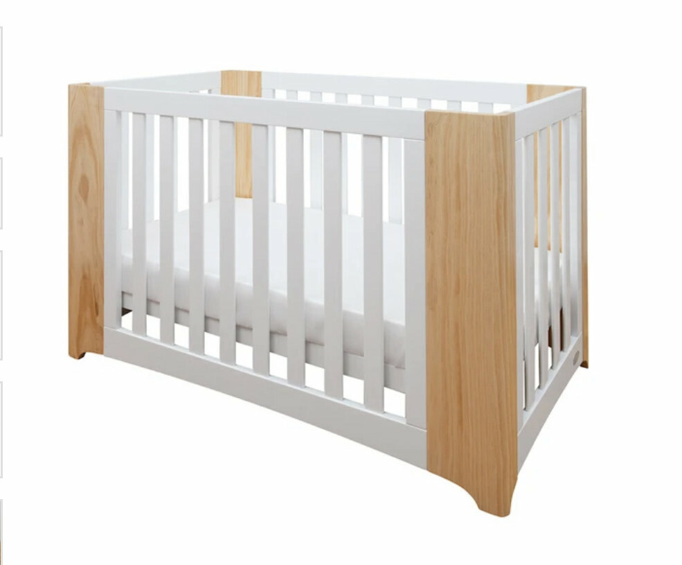 Cocoon In Baby Cot Cocoon Evoluer In Cot And Cocoon Luxe Change Table